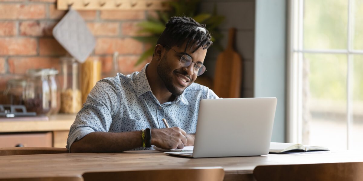 The Benefits of Working as a Remote Chat Moderator with Cloudworkers